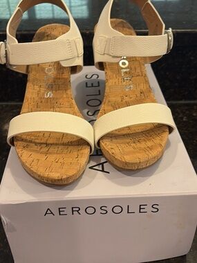 AEROSOLES White Cork-Trim Slingback Sandals with Buckle